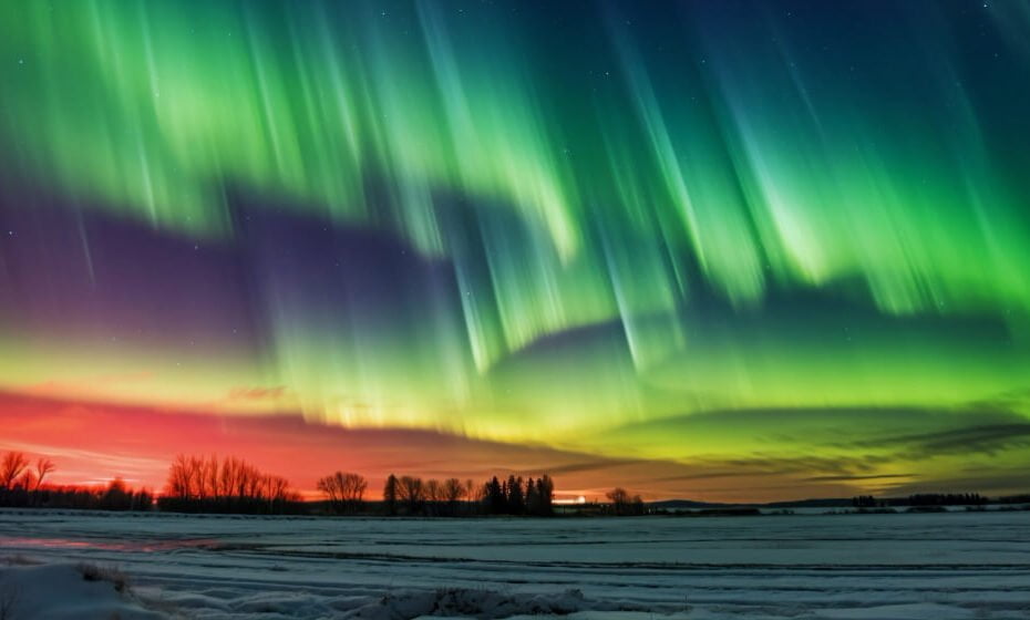 beautiful-landscape-with-aurora-borealis