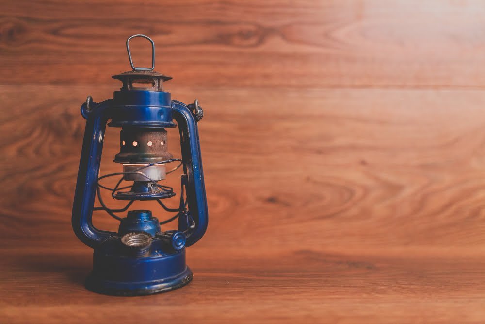 blue-oil-lamp